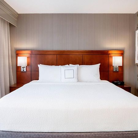 Courtyard By Marriott Edmonton West Hotel Ngoại thất bức ảnh