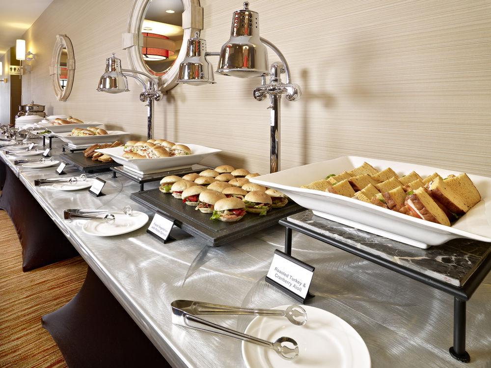 Courtyard By Marriott Edmonton West Hotel Ngoại thất bức ảnh