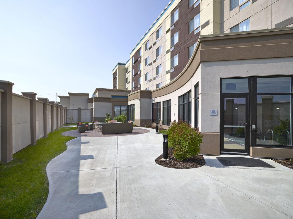 Courtyard By Marriott Edmonton West Hotel Ngoại thất bức ảnh