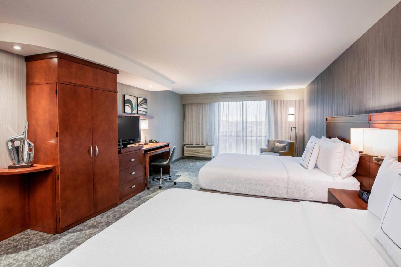 Courtyard By Marriott Edmonton West Hotel Ngoại thất bức ảnh
