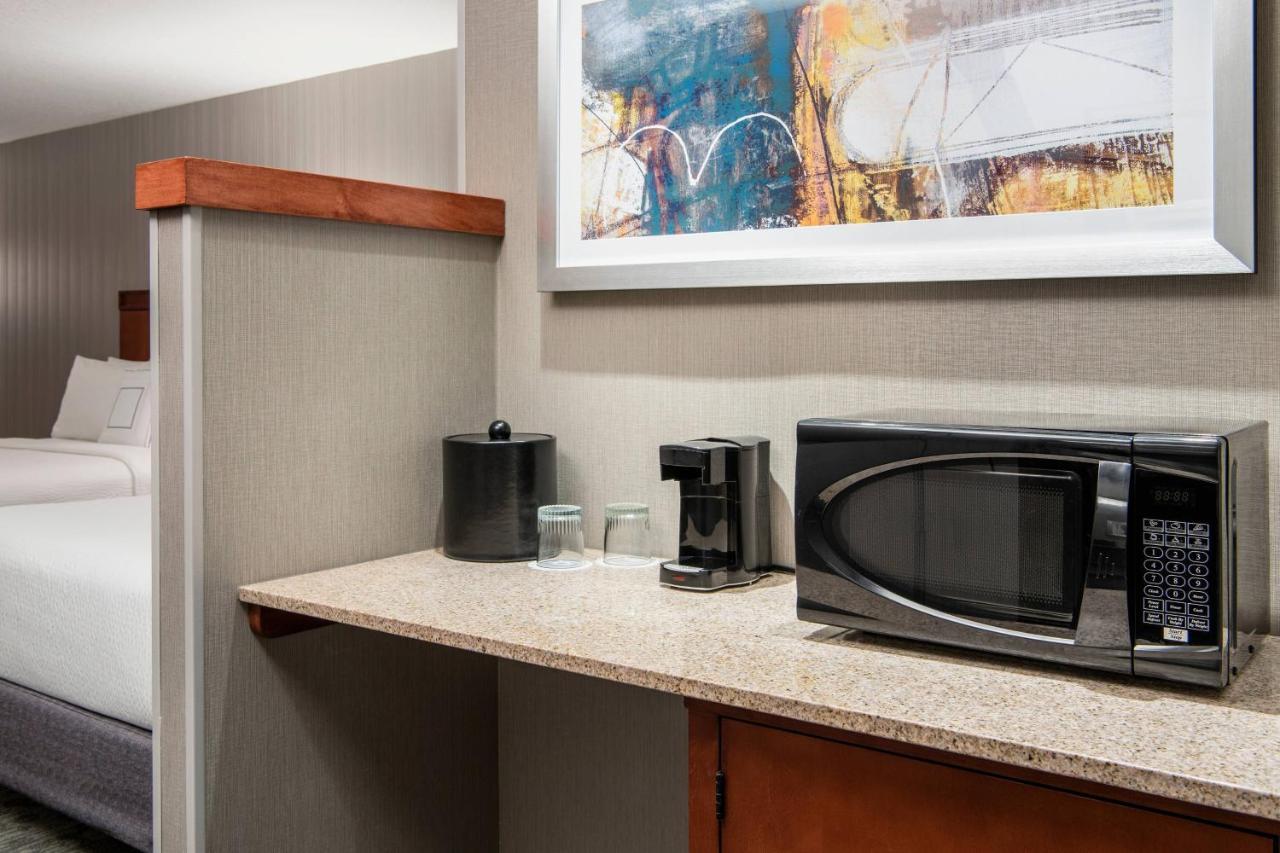 Courtyard By Marriott Edmonton West Hotel Ngoại thất bức ảnh