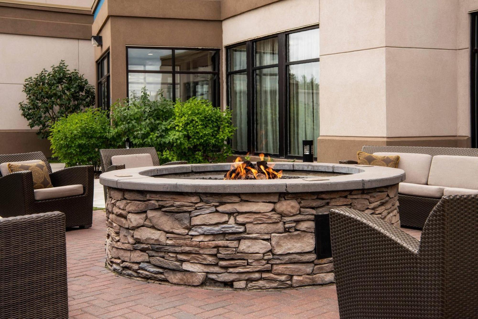 Courtyard By Marriott Edmonton West Hotel Ngoại thất bức ảnh