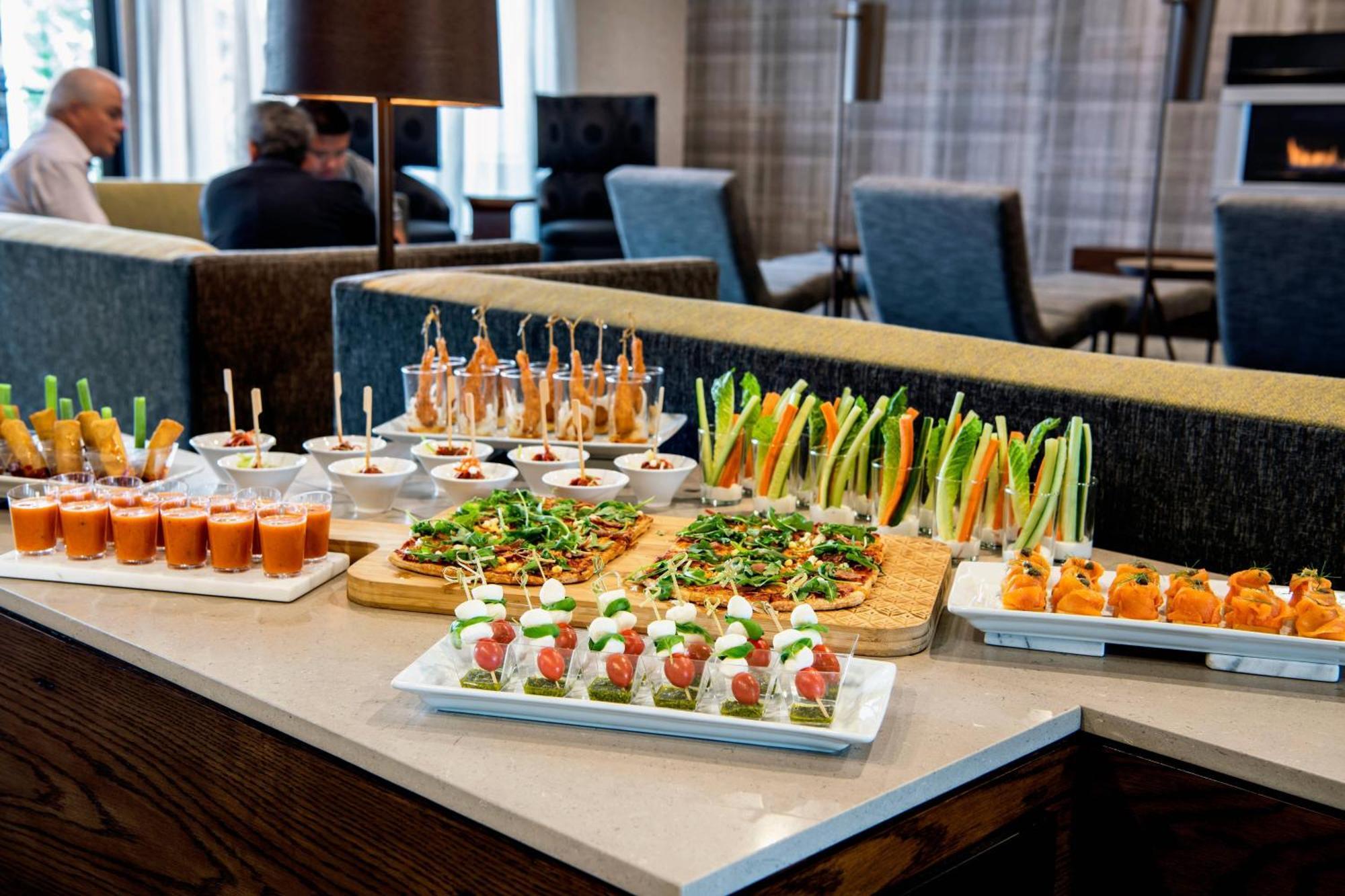 Courtyard By Marriott Edmonton West Hotel Ngoại thất bức ảnh