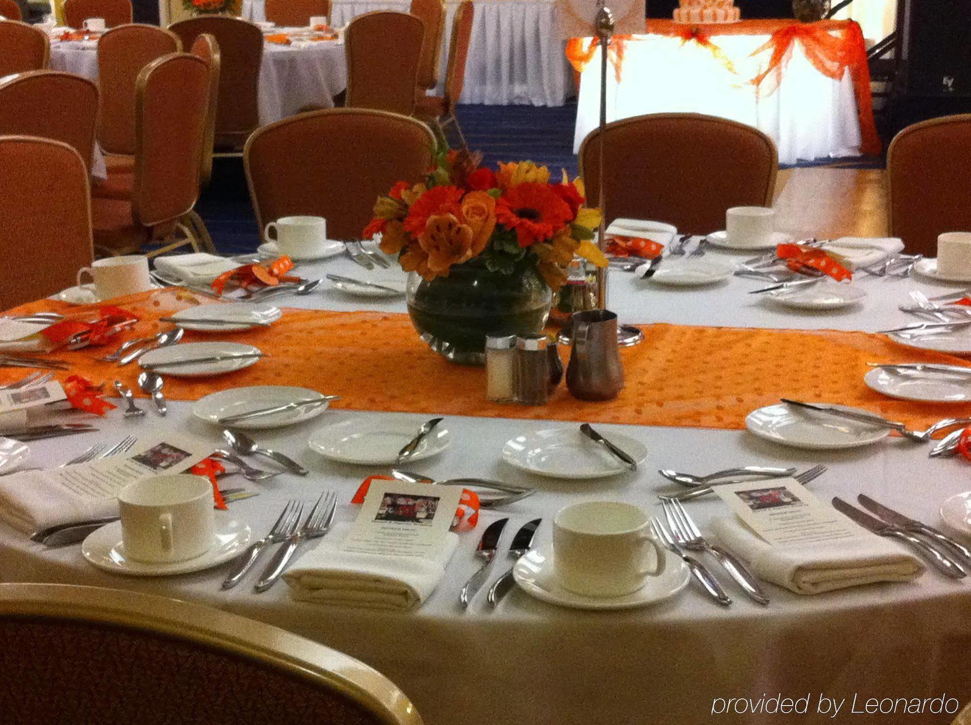 Courtyard By Marriott Edmonton West Hotel Nhà hàng bức ảnh