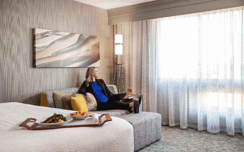 Courtyard By Marriott Edmonton West Hotel Ngoại thất bức ảnh