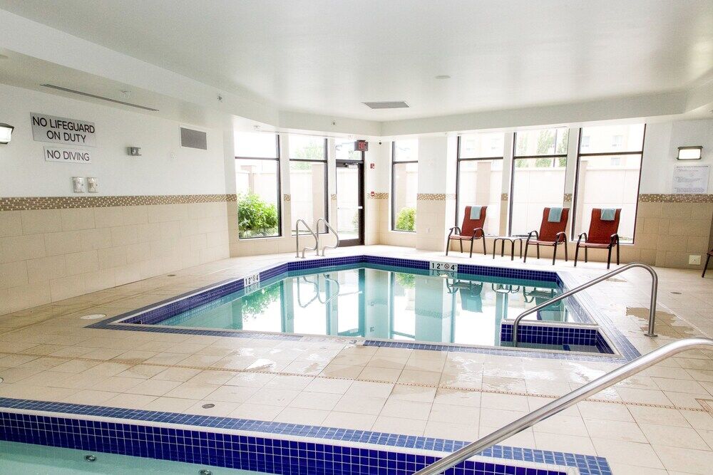Courtyard By Marriott Edmonton West Hotel Ngoại thất bức ảnh